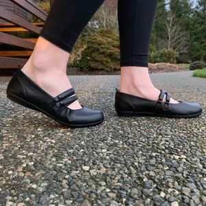 🌻Girls Black Mary Jane Dress Shoes Size 5